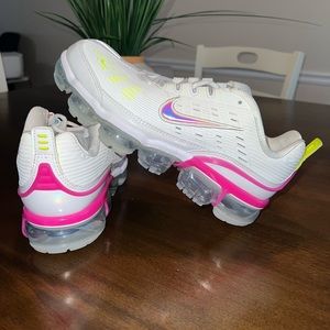 Vapor Max 360 • Size 10 US Womens